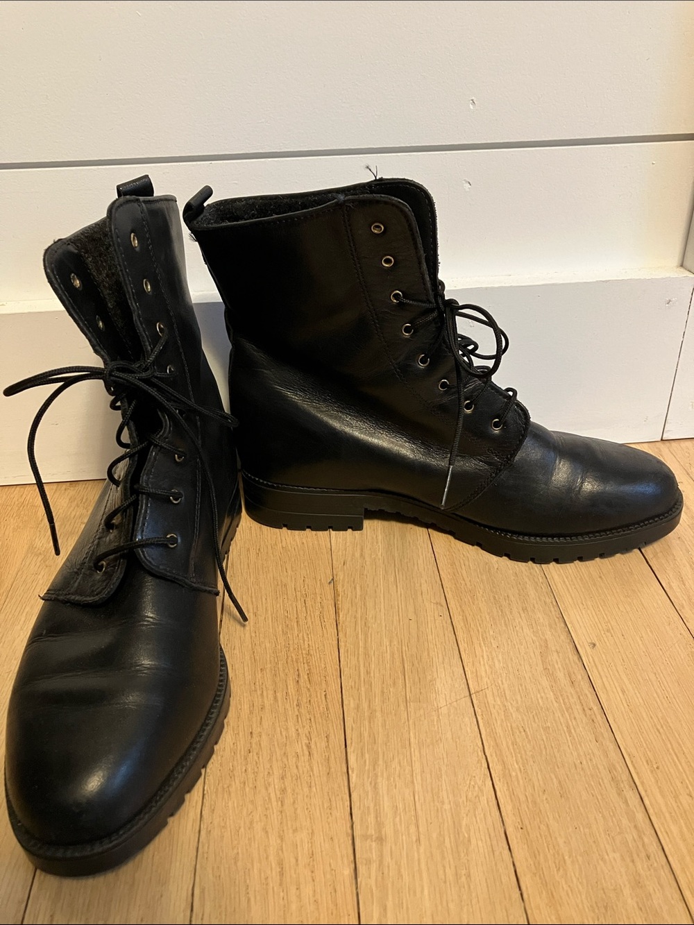 Canada North Black Leather Lace-Up Combat Boots 7 1/2